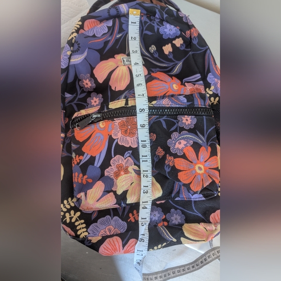 Herschel flowered  backpack - Picture 11 of 15
